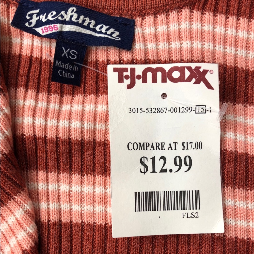 TJ Maxx Buttoned Tank Top - Picture 4 of 4